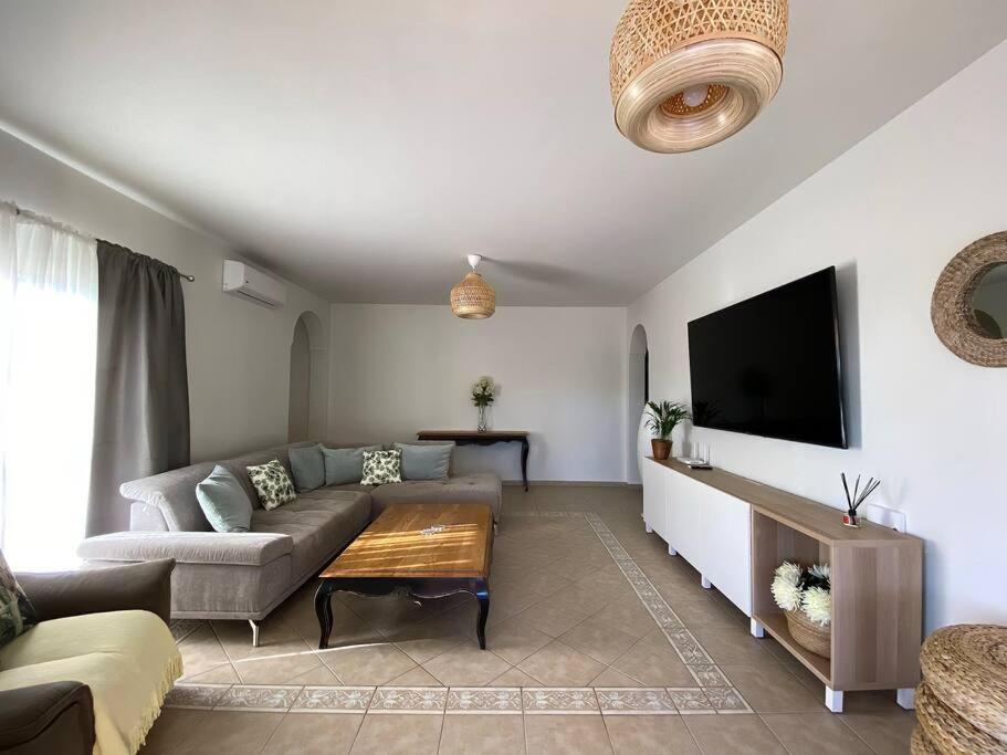 Comfortable Family House With Pool And Jacuzzi Costa De Antigua Zewnętrze zdjęcie